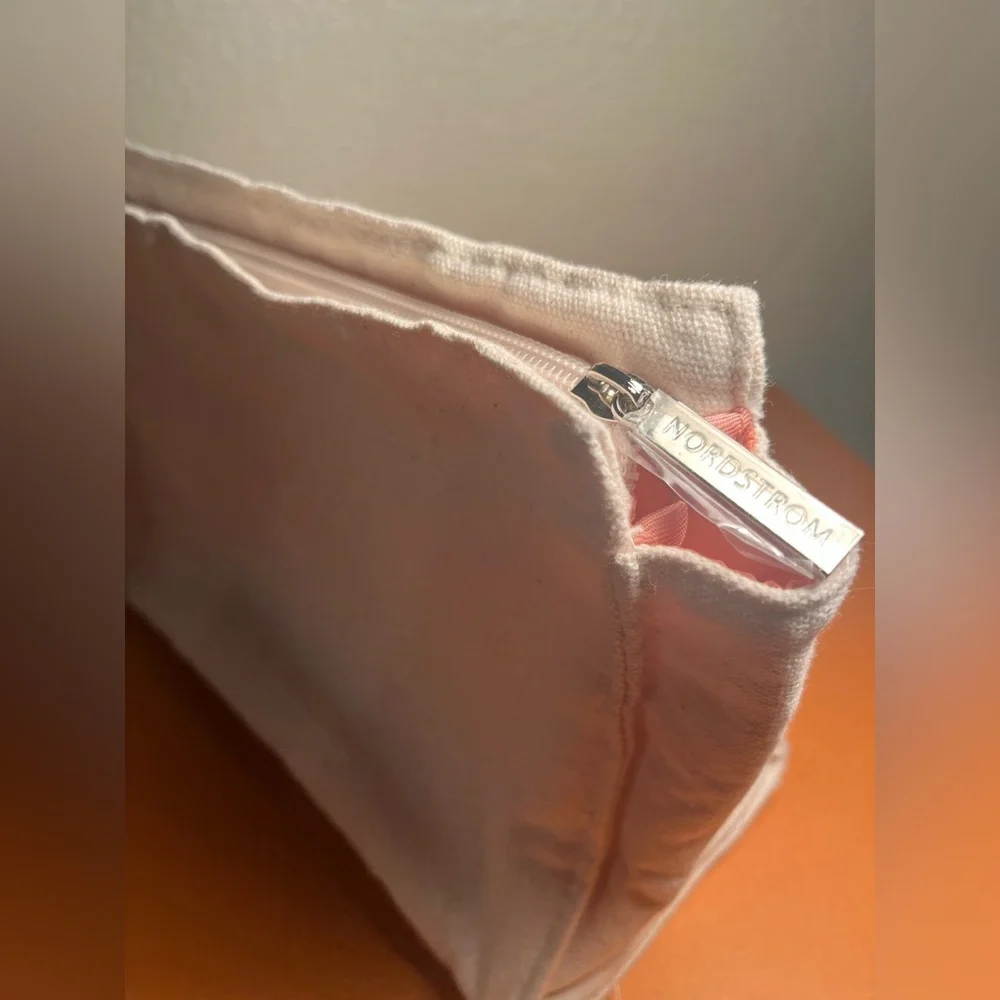 Nordstrom Beauty Cream and Orange canvas makeup Bag🎀🎀🎀🎀🎀🎀🎀🎀